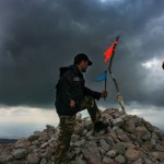 Торжественная установка найденного на Ай-Петри и принесенного на Ангар-бурун флага