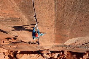 Crack Climbing: technical tips for the beginner climber