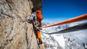 What criteria should you use to choose a rope for mountaineering and rock climbing